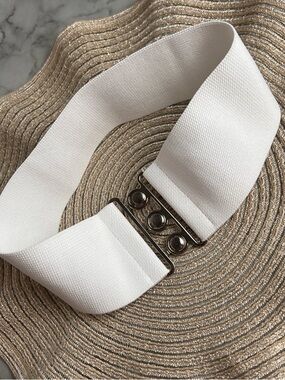 Elastic White Women's Waist Belt with Silver Snap Closure